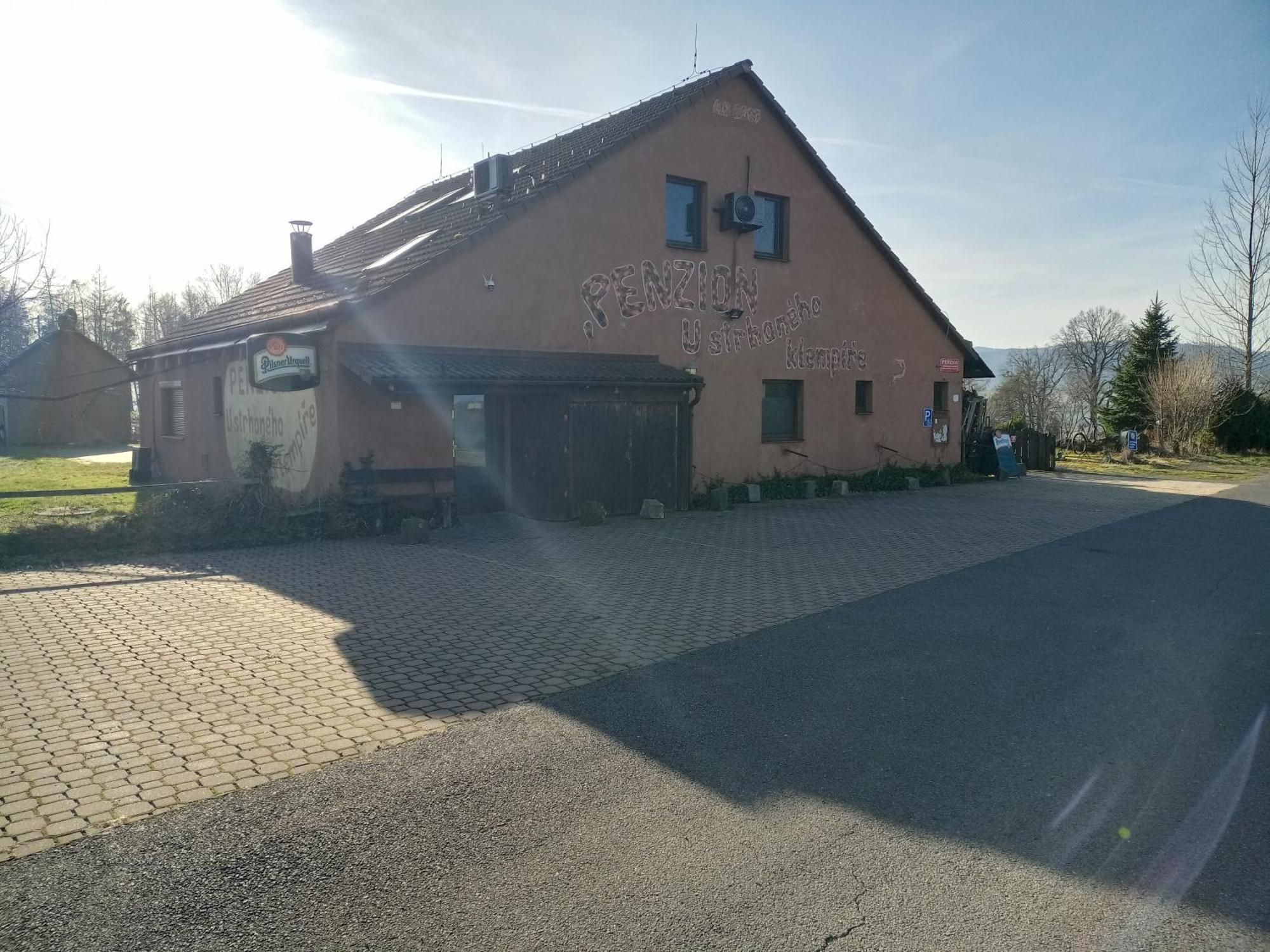 Penzion U Strhaneho Klempire Ropice Exteriör bild